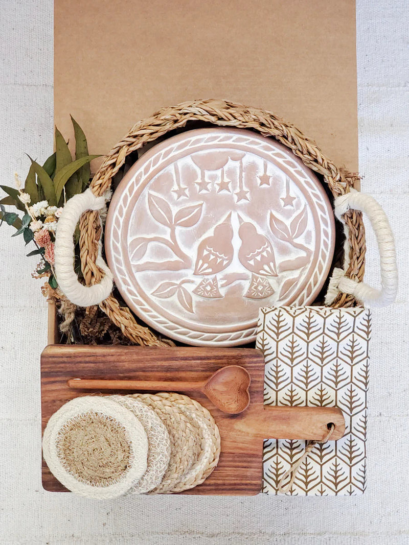 Round Bread Warmer Gift Box With Rectangular Wooden Board and Spoon