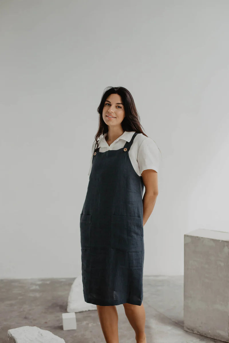 How to style a dungaree dress | Spring denim dress, Denim dress, Dungaree  dress