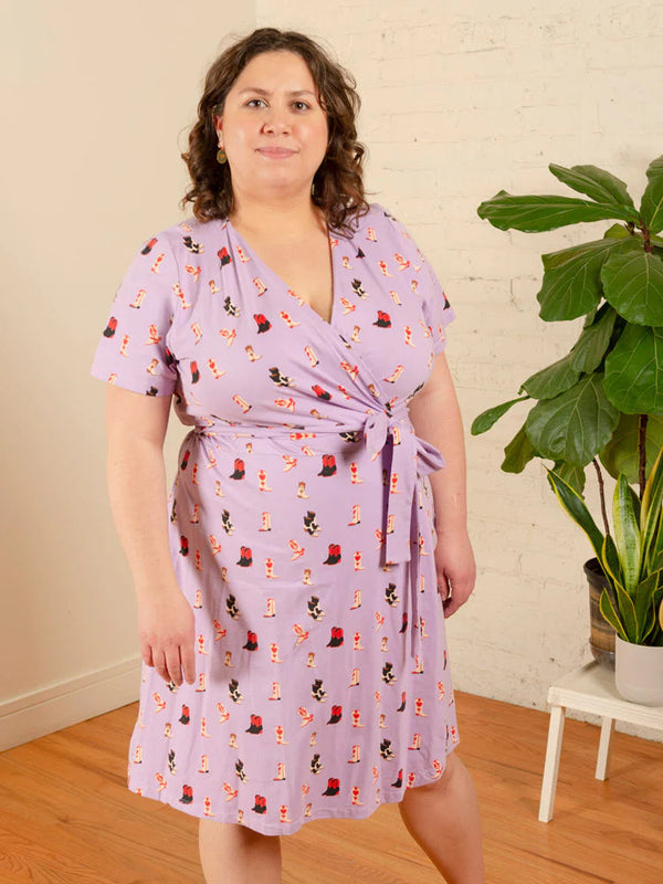 https://www.madetrade.com/cdn/shop/products/katie-two-step-lavender-wrap-dress-dresses-mata-traders-757270_600x.webp?v=1682461614
