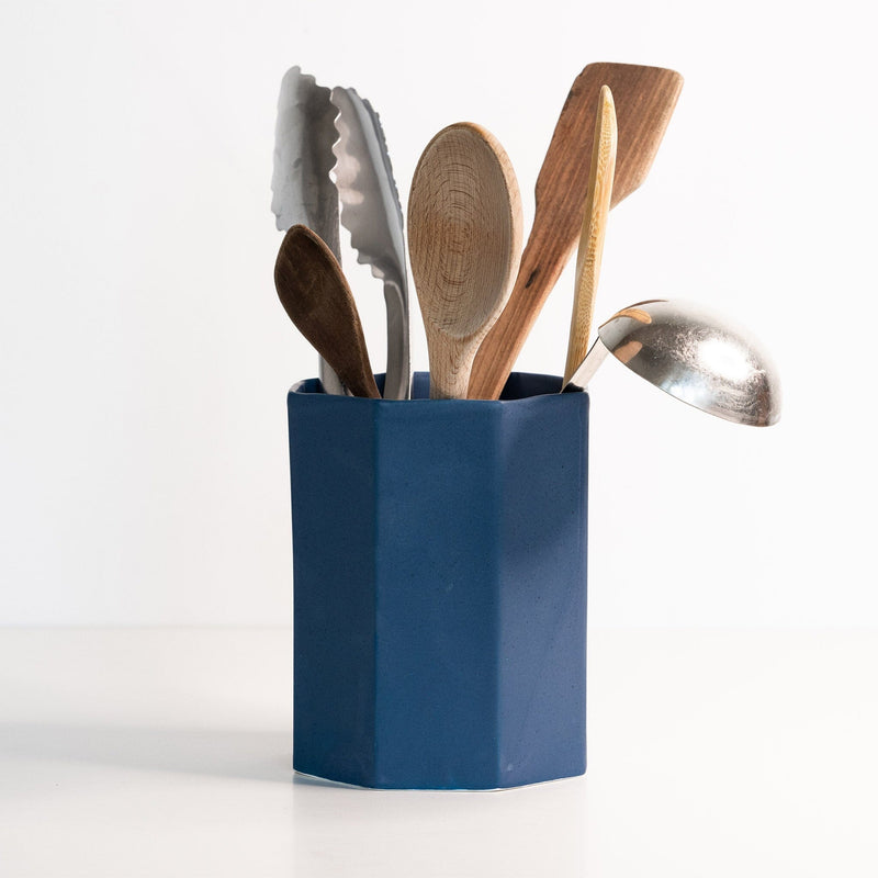 https://www.madetrade.com/cdn/shop/products/porcelain-utensil-crock-holder-food-prep-the-bright-angle-pisgah-blue-429429_800x.jpg?v=1674146657
