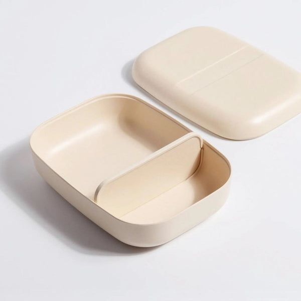 https://www.madetrade.com/cdn/shop/products/rectangular-recycled-bamboo-bento-lunch-box-food-storage-ekobo-634922_grande.jpg?v=1653099193