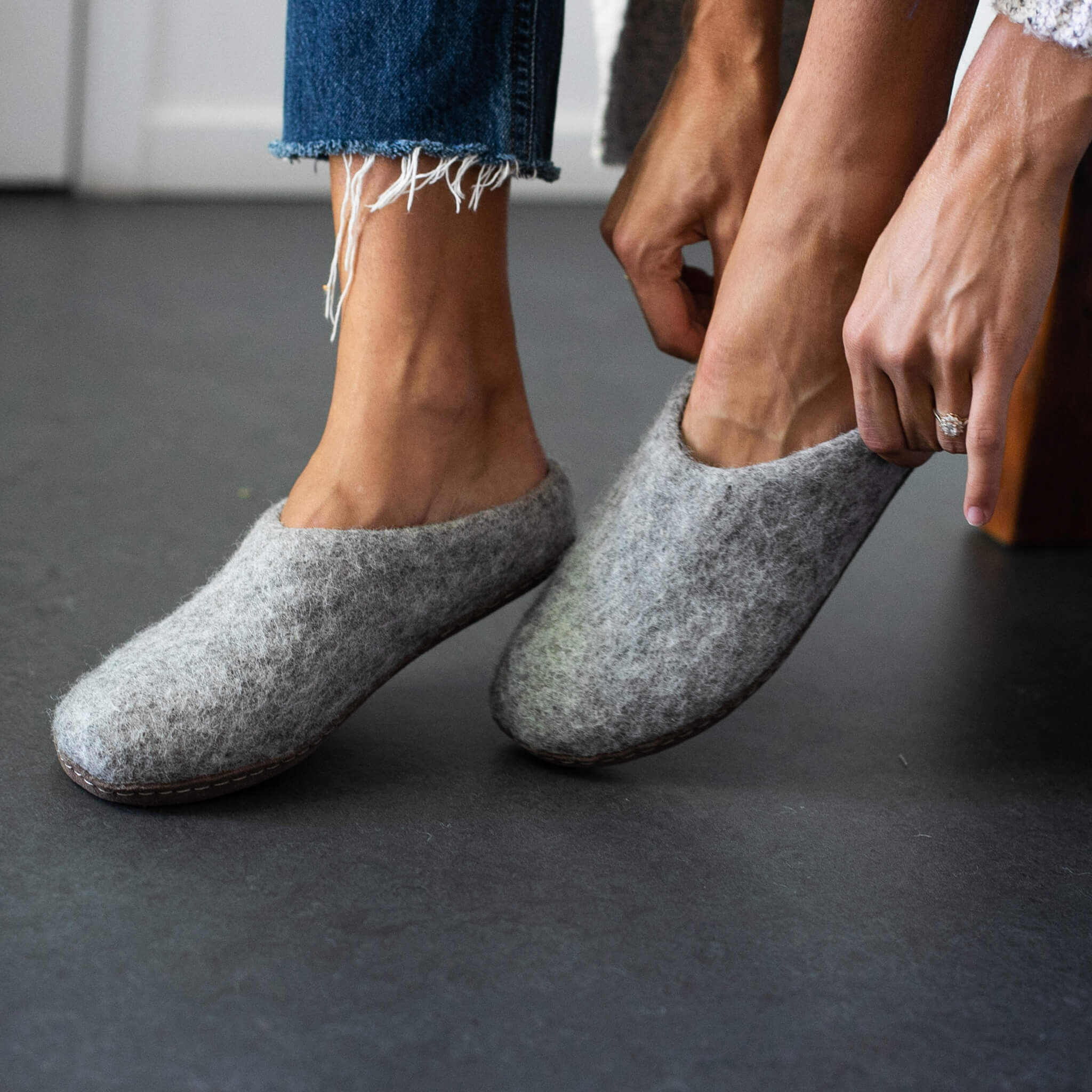 Unisex Wool Slipper with Leather Sole | Made Trade